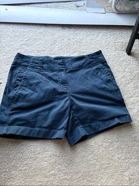 Women’s Navy vineyard vines shorts